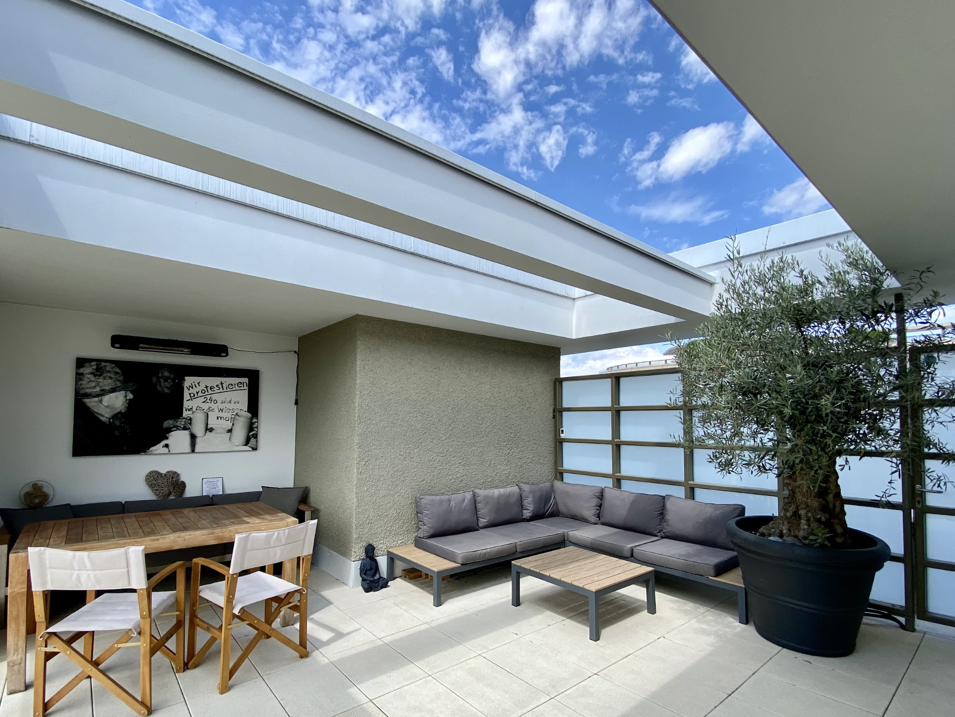 Hochwertige Dachterrasse mit Glasdach